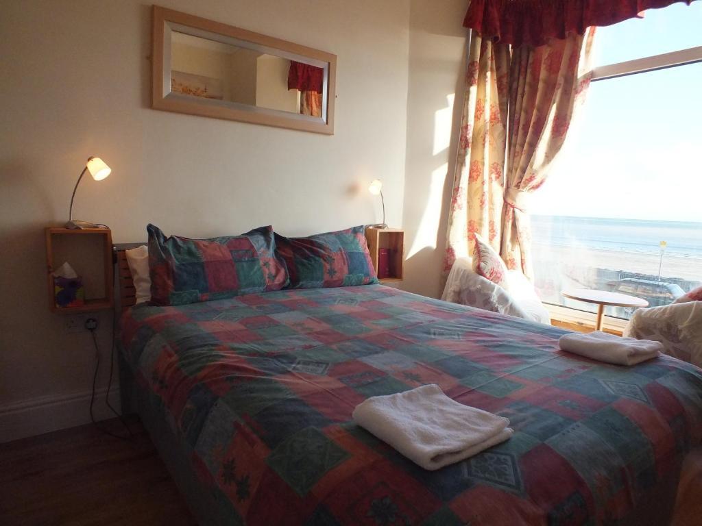 Leonardos Guest House Суонси Номер фото