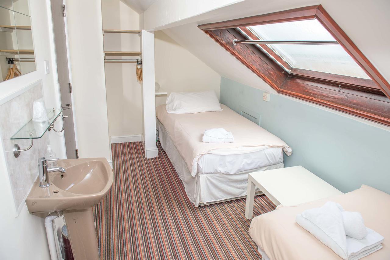 Leonardos Guest House Суонси Экстерьер фото