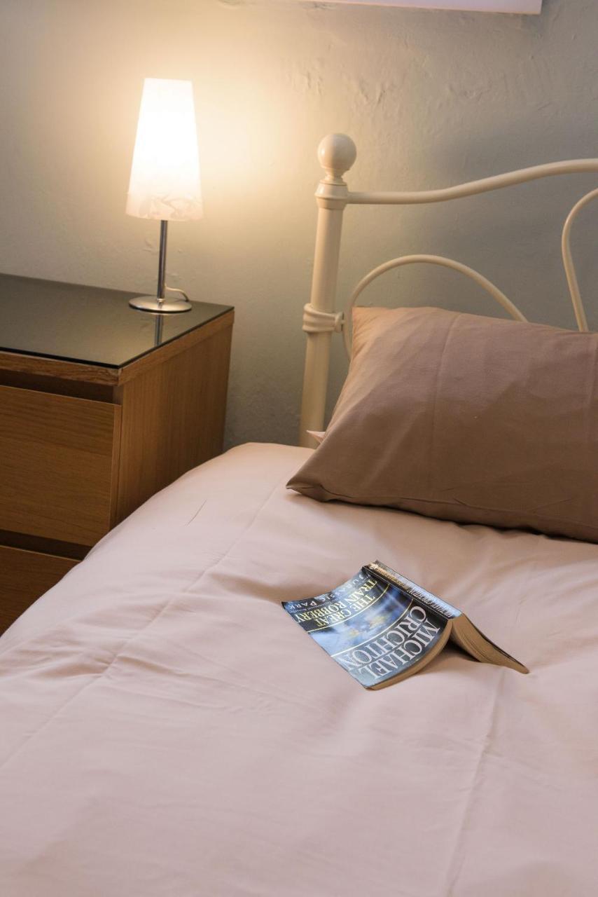 Leonardos Guest House Суонси Экстерьер фото