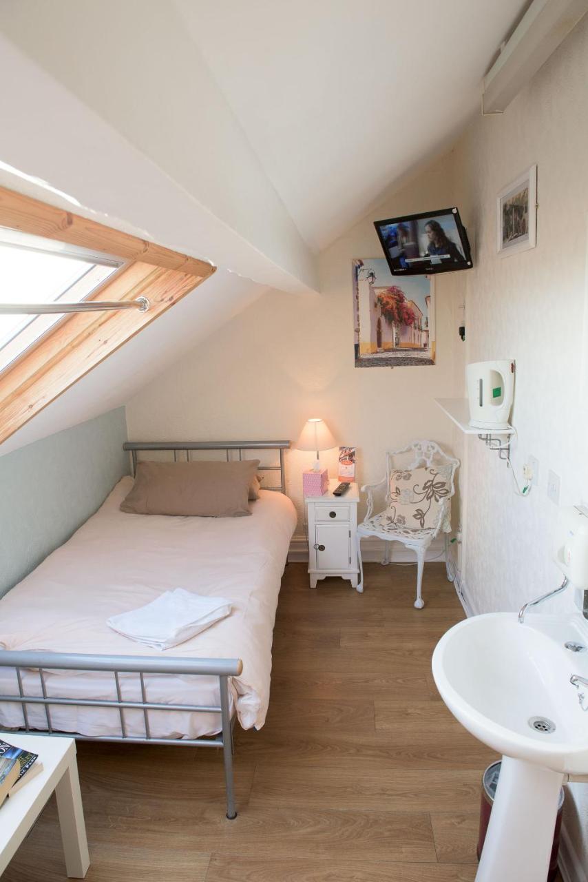 Leonardos Guest House Суонси Экстерьер фото