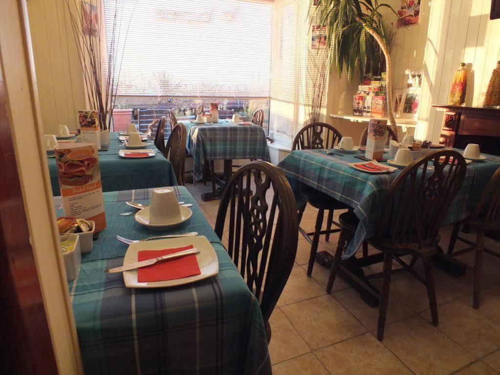 Leonardos Guest House Суонси Экстерьер фото